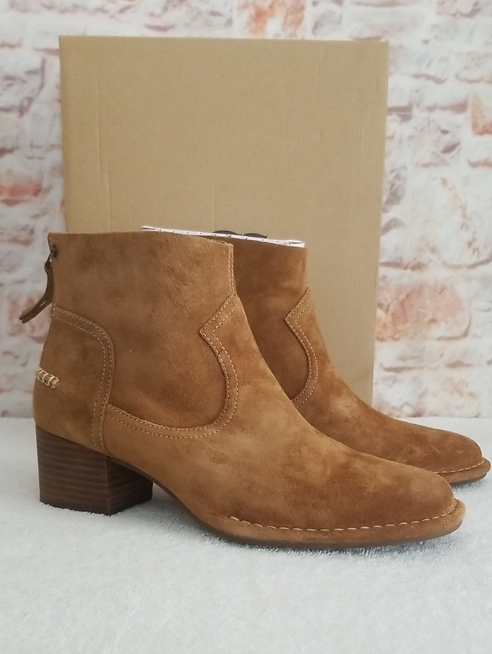 New UGG Bandara Ankle Boots